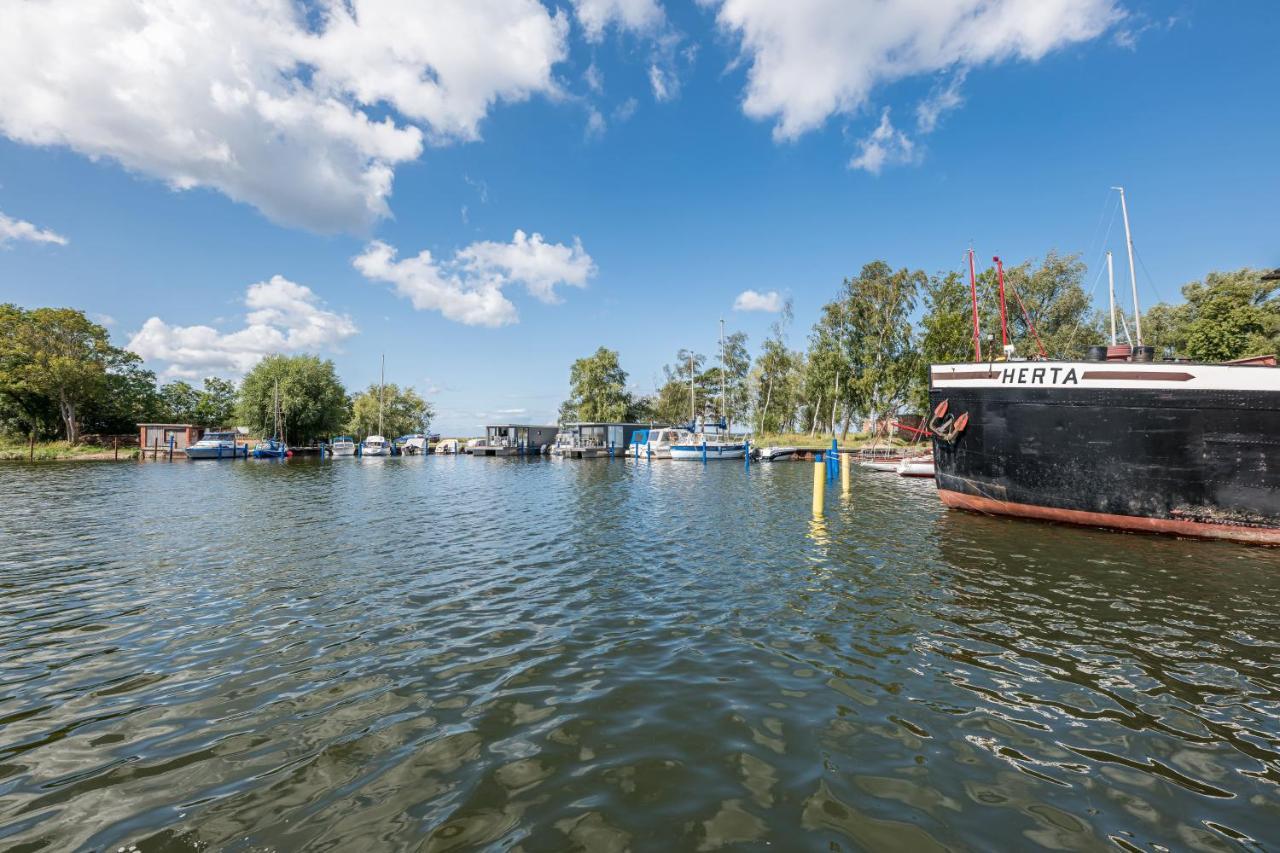 Marina Martinshafen Hotel Сасниц Екстериор снимка