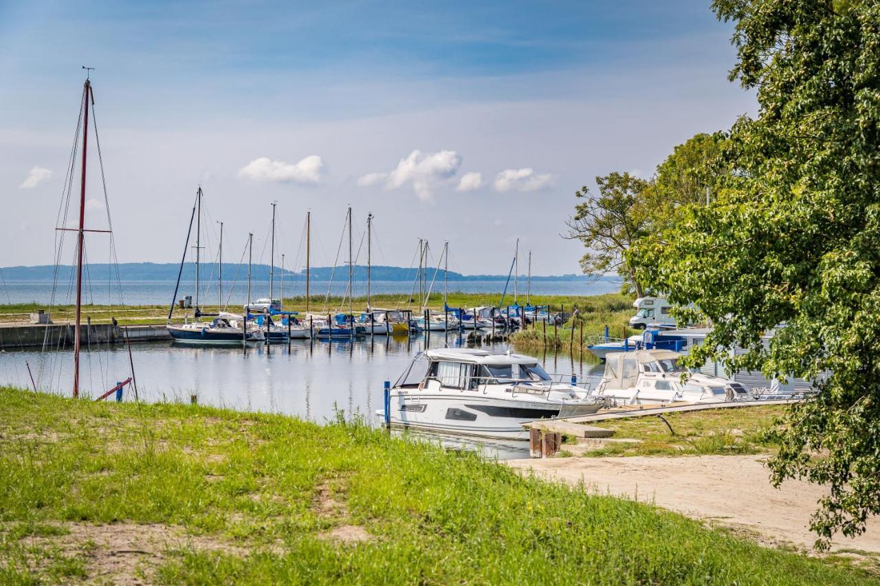Marina Martinshafen Hotel Сасниц Екстериор снимка