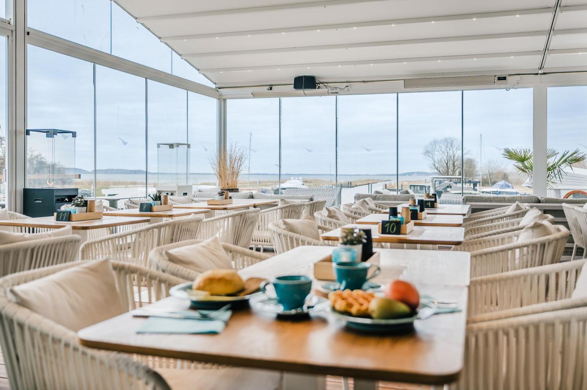 Marina Martinshafen Hotel Сасниц Екстериор снимка